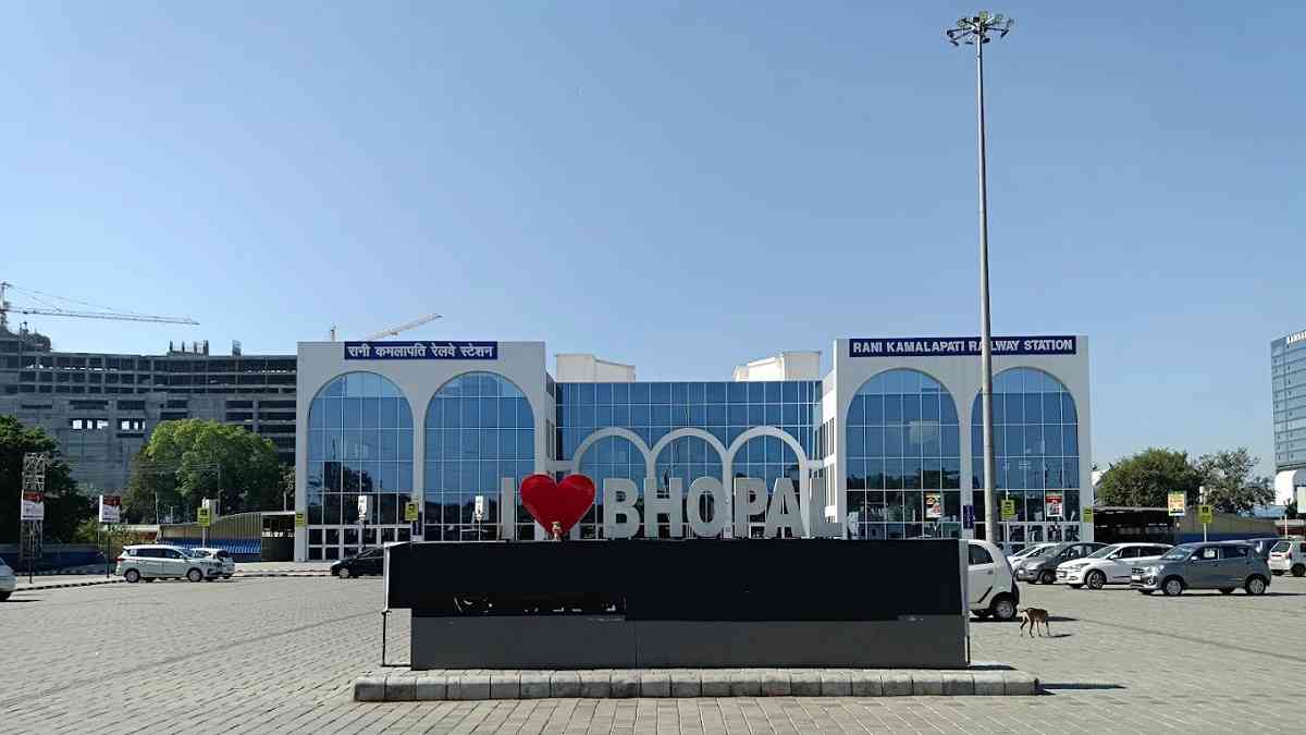 PPP मॉडल से बना भारत का पहला प्राइवेट स्टेशन, सुविधाएं देख आप रह जाएंगे हैरान Rani Kamlapati Railway Station