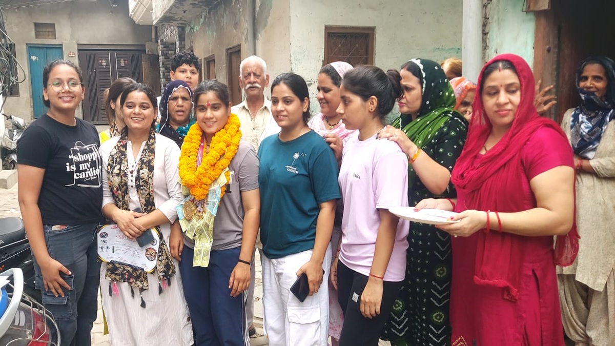 भिवानी: जूस की रेहड़ी लगाने वाली रिंकू का डबल धमाल, स्ट्रेंथ लिफ्टिंग चैंपियनशिप में जीते 2 गोल्ड मेडल Rinku Bhiwani