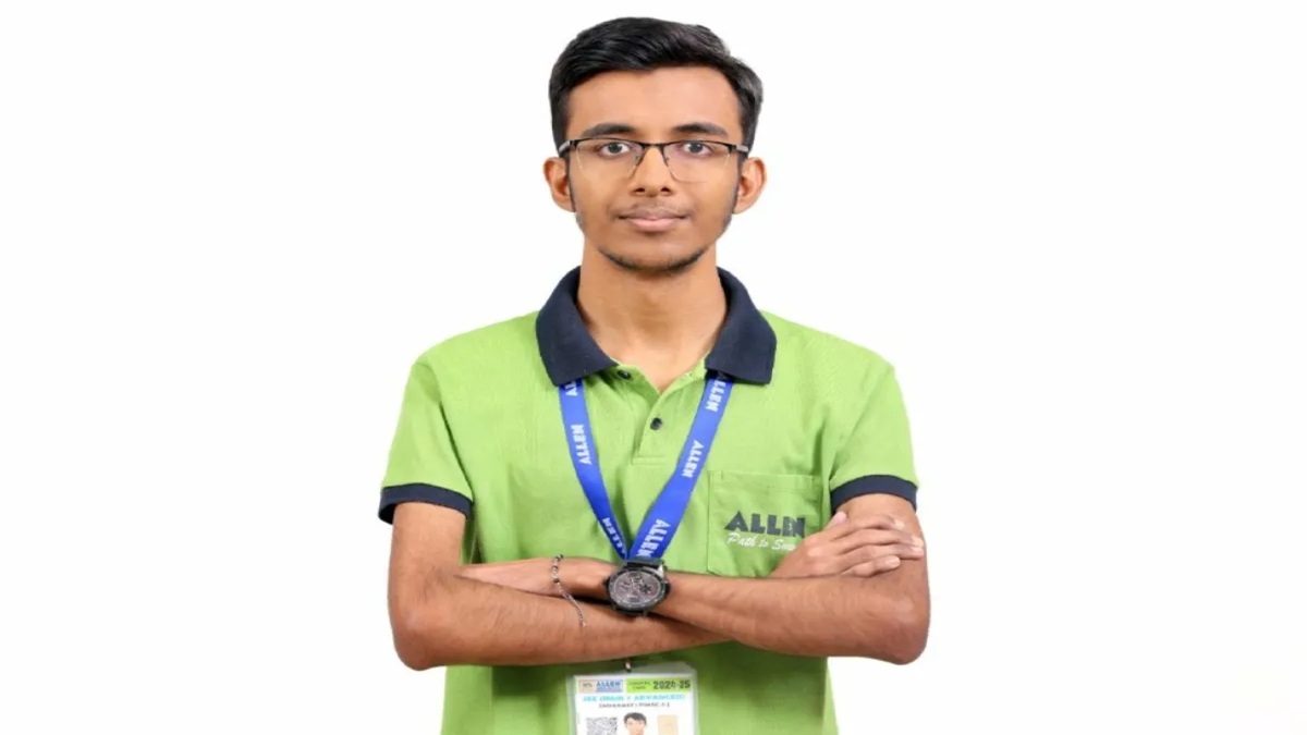 JEE एडवांस्ड परीक्षा में हिसार के सक्षम जिंदल ने किया कमाल, पूरे भारत में हासिल की दूसरी रैंक SAKSHAM JINDAL