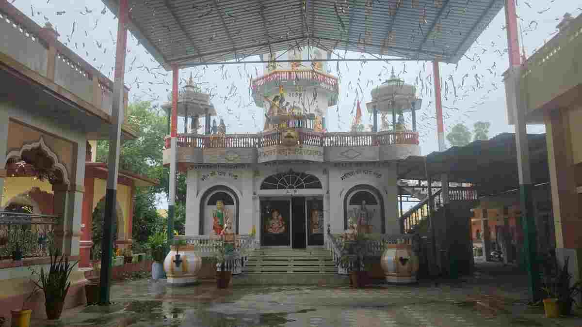 हरियाणा के कैथल में मंदिर बना शिक्षा का केंद्र, पूजा के साथ चल रही फ्री लाइब्रेरी और इंटरनेट Kaithal Mandir Gurukul