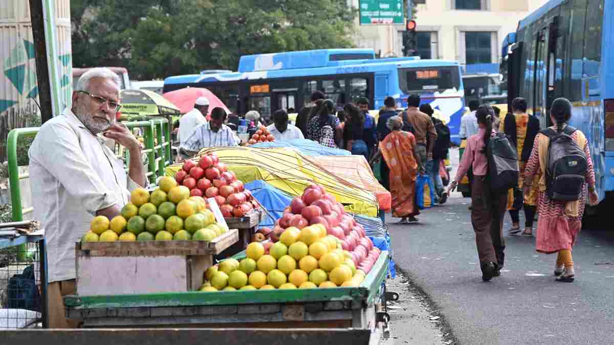 चंडीगढ़ में स्ट्रीट वेंडर्स के लिए शेडूयल जारी, जानें लाइसेंस लेने का समय Street Vendors Fruit Fal