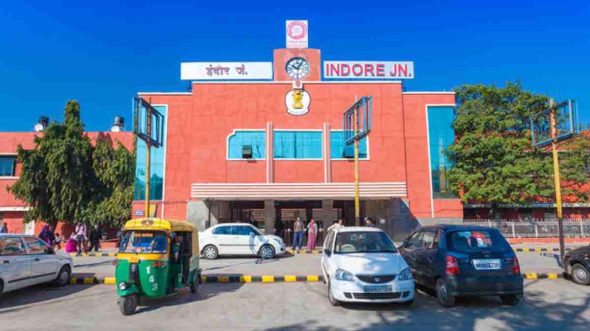 अपनी इस खासियत के चलते सुर्खियों में छाया इंदौर रेलवे स्टेशन, तारीफ करते नही थकते यात्री Indore Railway Station