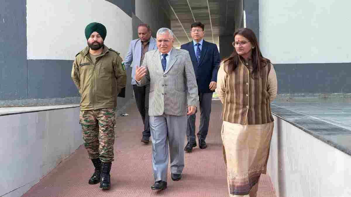 सैनिक स्कूल खारा-खेड़ी का निरीक्षण करने पहुंची रक्षा मंत्रालय की टीम, इन प्वाइंट्स पर जमकर की सराहना Khara Khedi Sainik School
