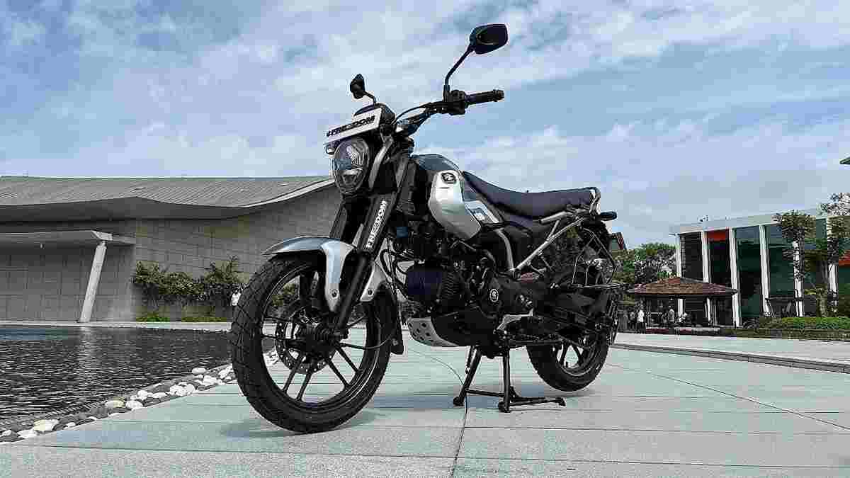 CNG से चलने वाली Bajaj Freedom 125 बनी लोगों की पहली पसंद, जानें इंजन और फीचर्स की डिटेल Bajaj Freedom 125