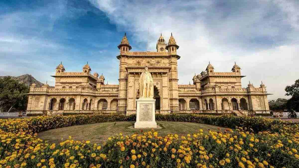 चरखी दादरी के इस कॉलेज का बदला नाम, शहीद सूबेदार बनवारी के नाम से होगी नई पहचान Collage Travel Tour
