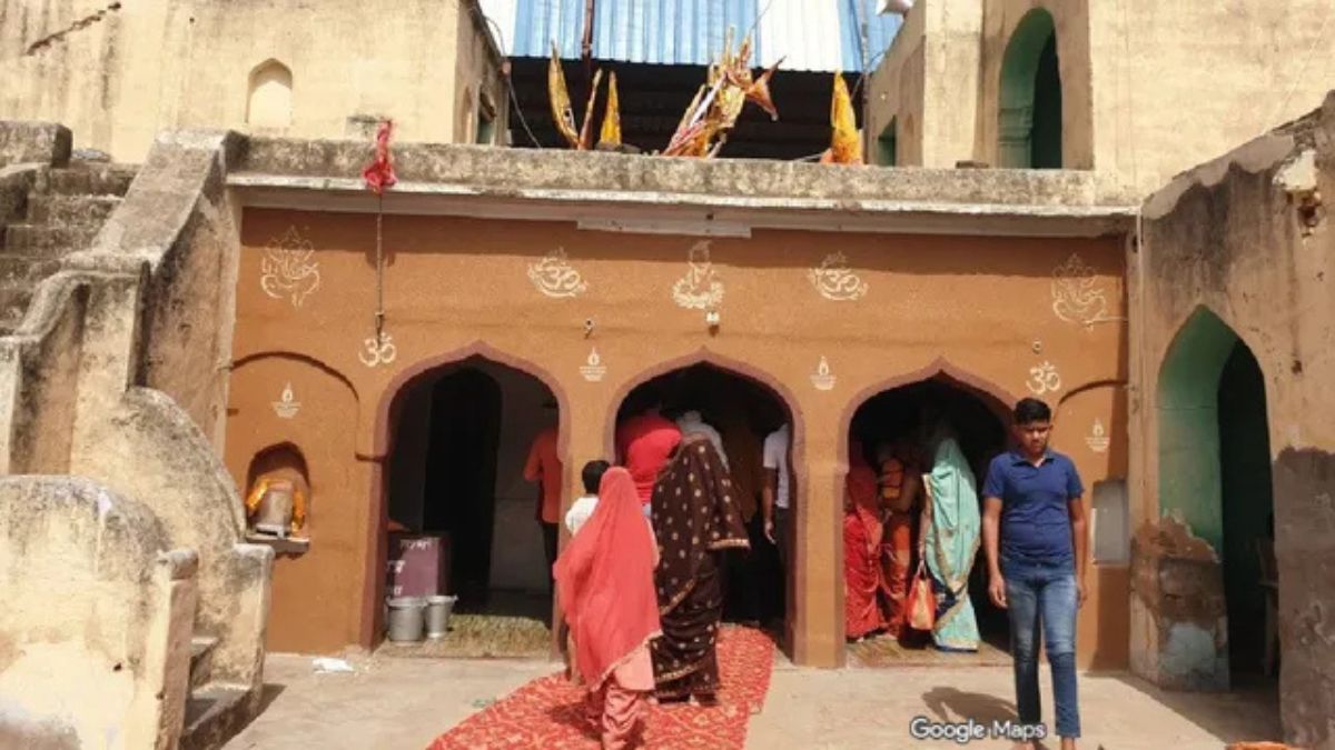 चरखी दादरी के 500 साल पुराने इस श्याम मंदिर का होगा जीर्णोद्धार, दान में हुई लाखों रुपए की धनवर्षा Shyam Barnala Temple