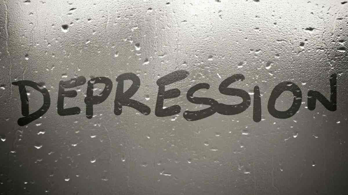 बाहर से मुस्कुराते, अंदर से टूटते लोग… डिप्रेशन की वह डरावनी सच्चाई जिससे हर कोई है अंजान; पढ़ें स्पेशल रिपोर्ट Depression