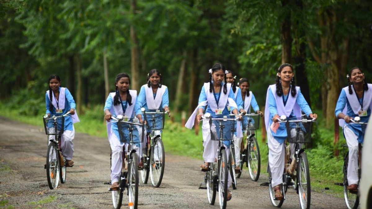 दिल्ली की छात्राओं के लिए खुशखबरी, इन बेटियों को मुफ्त मिलेगी साइकिल Cycle Student School