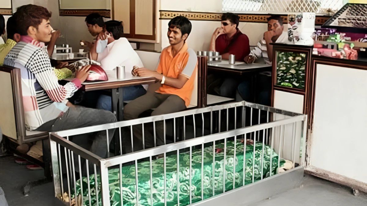 भारत का सबसे अनोखा रेस्टोरेंट, जहां कब्रों के बीच परोसी जाती है चाय और खाना; बना टूरिस्ट स्पॉट Reasturant Kabar wala
