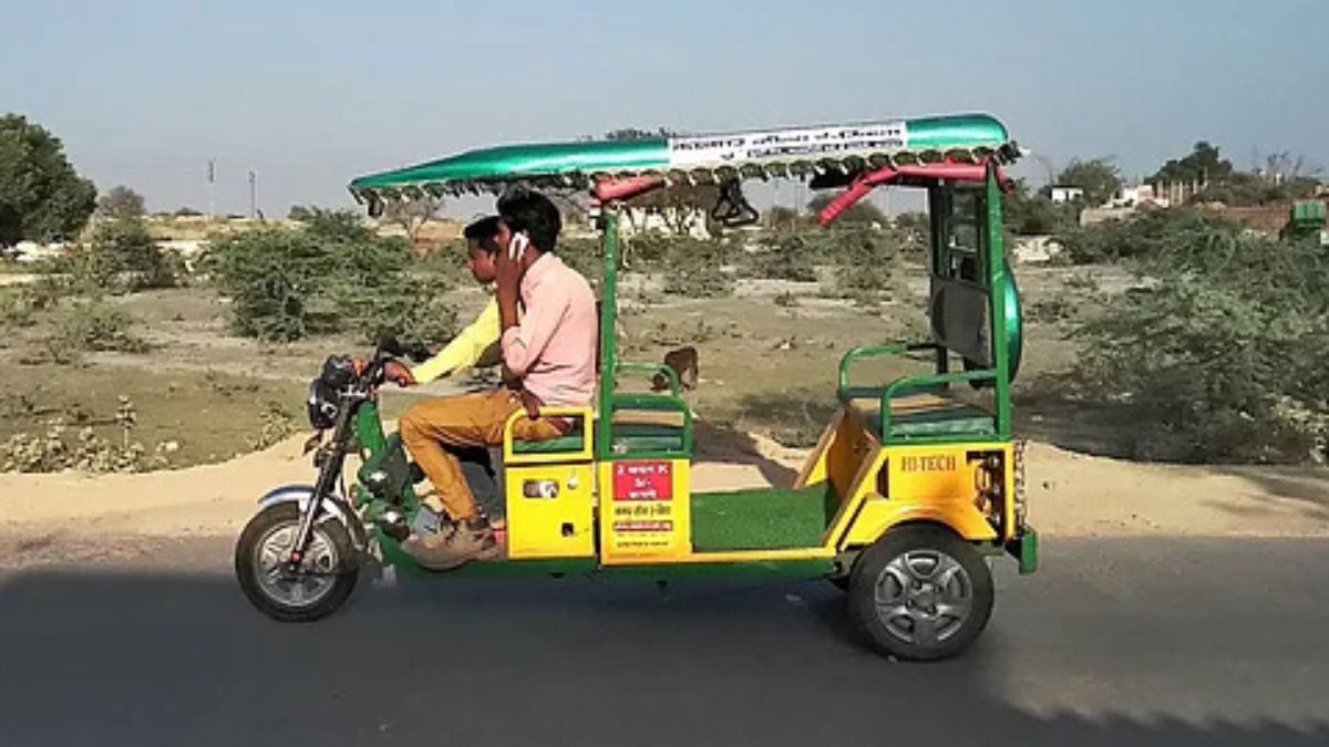 JNU के छात्रों को मिलेगी सस्ती सवारी, 3 रूट पर ई-रिक्शा चलाने की तैयारी Electric e rickshaw