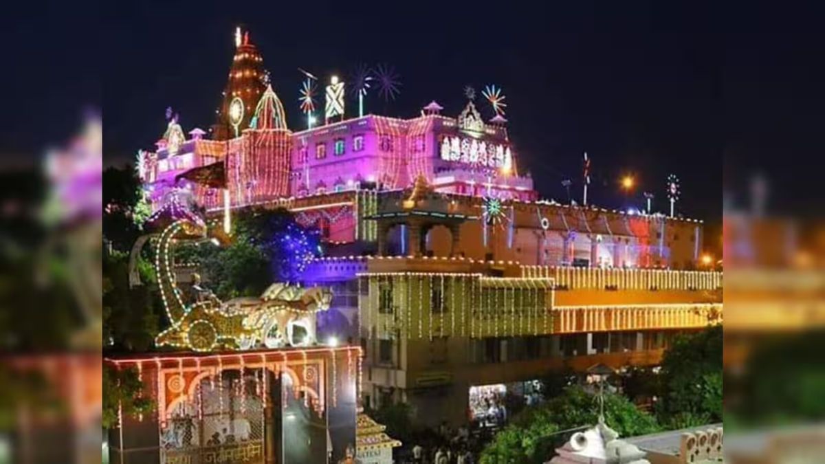 जन्माष्टमी पर जरूर जानें कृष्ण के इन 5 मंदिरों का रहस्य, कहीं जन्मभूमि तो कहीं खिड़की से होते हैं दर्शन Krishna Temple